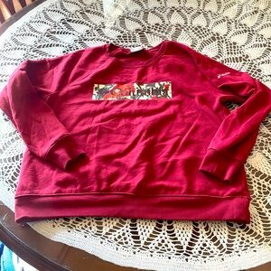 Columbia burgundy sweatshirt, size Large. Good condition, no rips or flaws